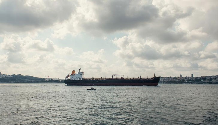 Атаките срещу плавателни съдове от сомалийски пирати достигнаха своя връх до над 350 между 2010 и 2015 година