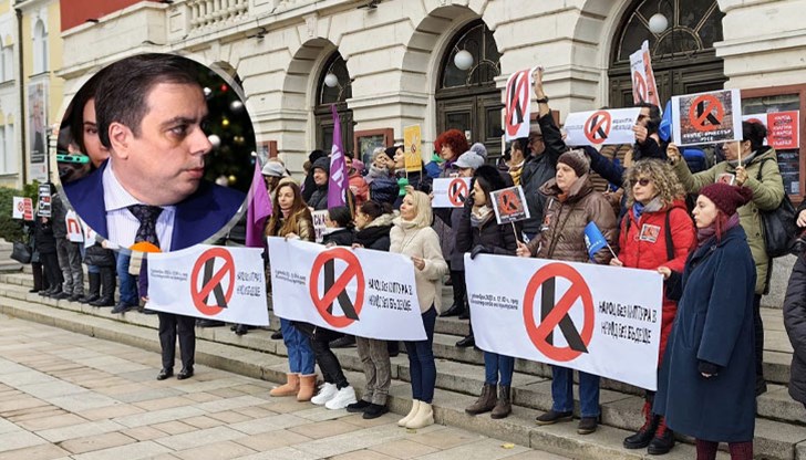 Исканията на протестиращите културни дейци не могат да бъдат удовлетворени, каза финансовият министър