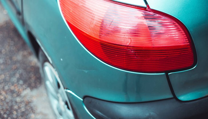 Пешеходката е блъсната от шофьор, който правел маневра Пешеходката е блъсната от шофьор, който правел маневра