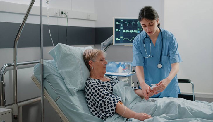 В страната не достигат близо 17 000 медицински сестри