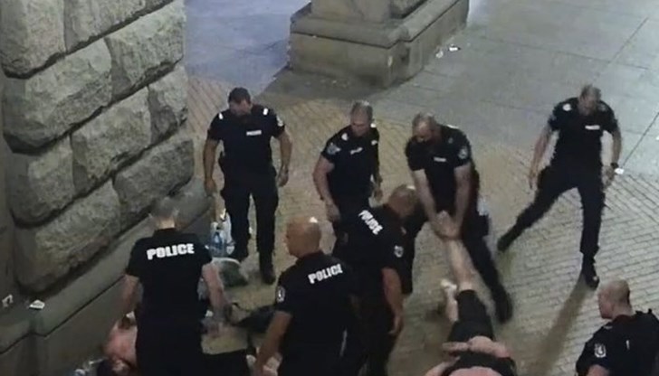 Тази година е изтекла тригодишната давност за преследване на лека телесна повреда, нанесена от служител на реда Тази година е изтекла тригодишната давност за преследване на лека телесна повреда, нанесена от служител на реда