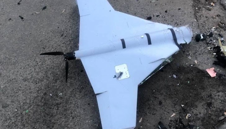 Руските военни са изстреляли вълни от дронове от две посоки