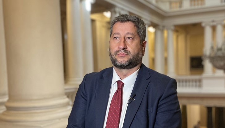 Въпросът за регулаторите ще бъде с много голям залог и с много голямо напрежение, заяви съпредседателят на "Демократична България"