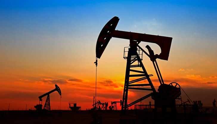Петролът е купен на средна цена от 77,31 долара за барел
