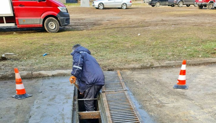 Извършен бе ремонт на опасно повреден напречен линеен отводнител на улица „Щип“ Извършен бе ремонт на опасно повреден напречен линеен отводнител на улица „Щип“