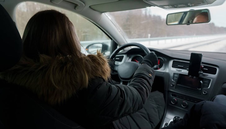 По-строгите мерки вече са в сила, но липсва конкретизация какво може да бъде якето