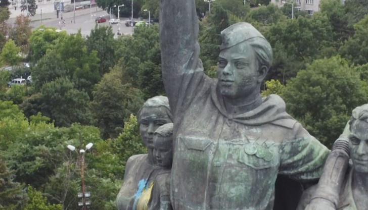 Моделът, позирал за изработката на войника със вдигнат автомат шпагин от Паметника на Съветската армия се оказа българин