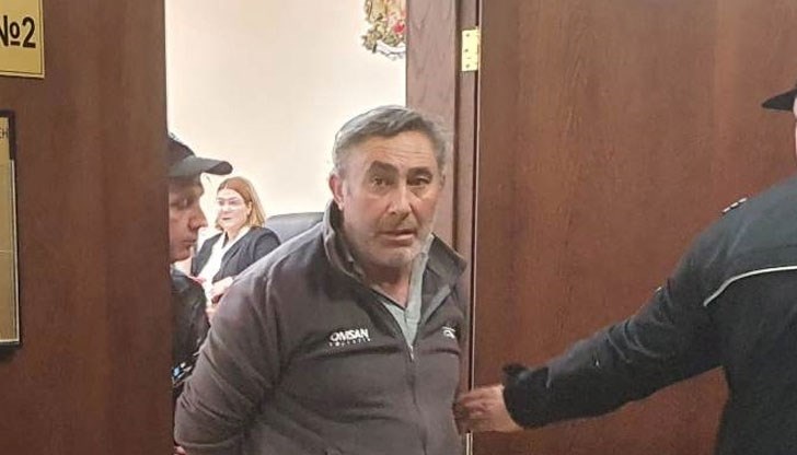 Утре той трябва да се яви в съда