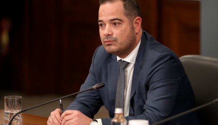 Задържани са 17 български граждани и един украински, заяви вътрешният министър