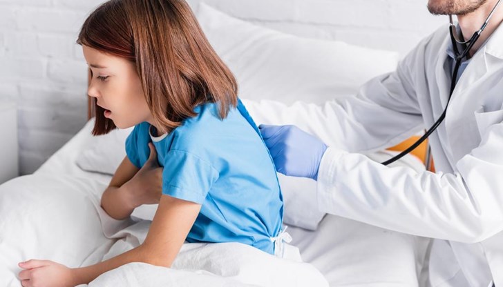 Причинено от бактерията Mycoplasma pneumoniae, това заболяване пламва на всеки две-три години