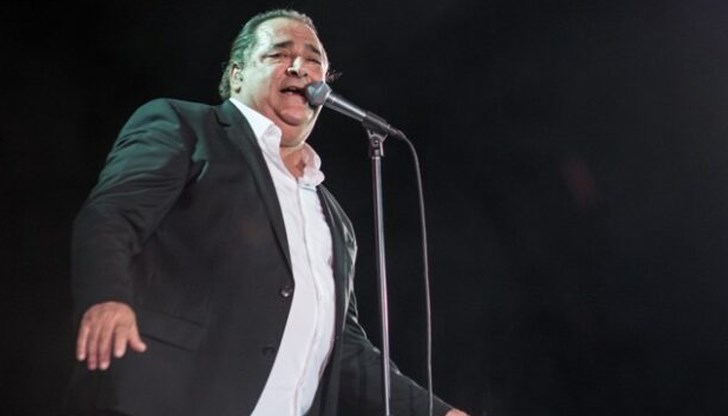 Известният гръцки певец почина навръх Бъдни вечер