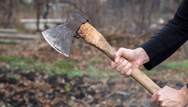 Между 50-годишният Цветан и бракониери е избухнал скандал и е започнал масов бой