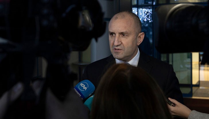 Президентът връчи почетен знак на българския контингент в KFOR