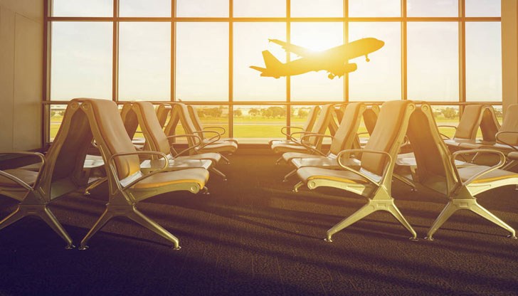 Бежанците са прехвърлени чрез 11 чартърни полета