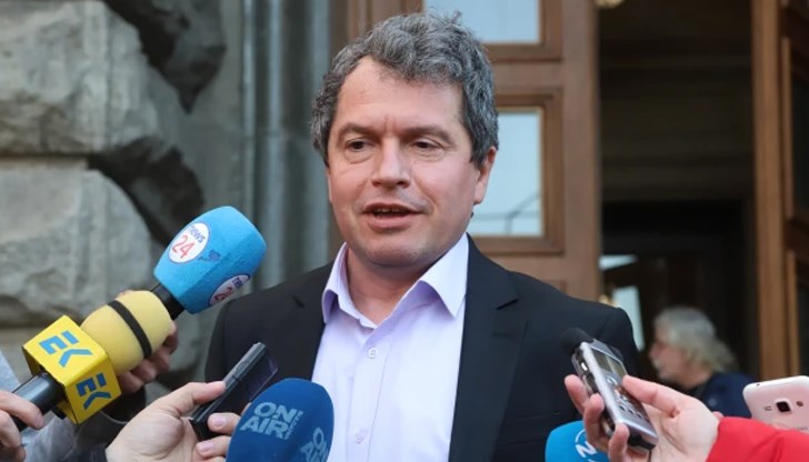 "Управляващата сглобка" загубиха един ден на парламента да си мерят предложенията за дерогация