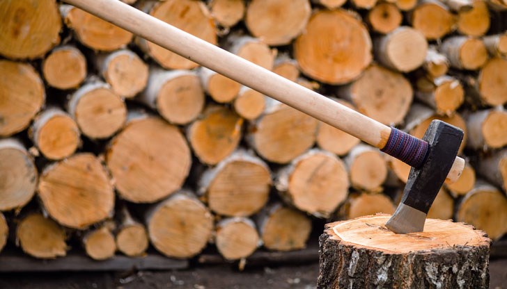 Дървата за огрев са били в имота на 63-годишен мъж