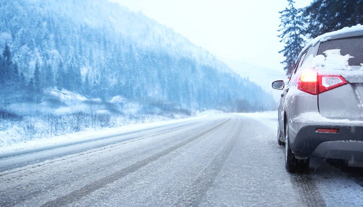 Очаква се усложняване на зимната обстановка  - снегонавяване и обледяване на пътищата