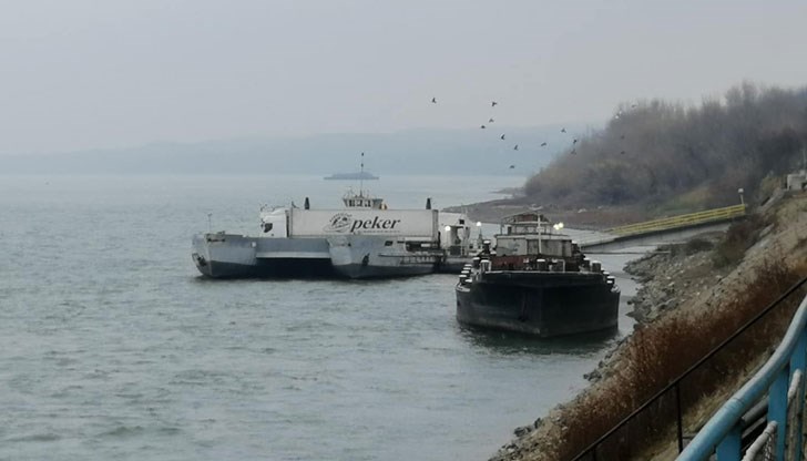 Лошите метеорологични условия не позволят безопасното му движение в река Дунав