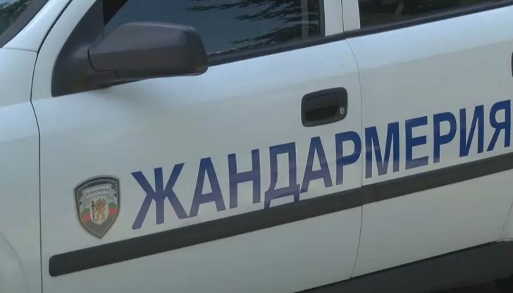 Полиция, жандармерия и специализираните полицейски части разположиха постове на входа на града Полиция, жандармерия и специализираните полицейски части разположиха постове на входа на града