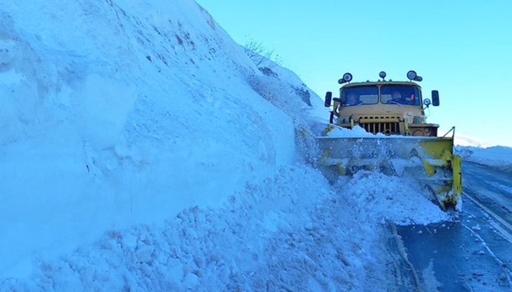Възстановява се движението през Троянския проход за превозните средства до 12 тона Възстановява се движението през Троянския проход за превозните средства до 12 тона