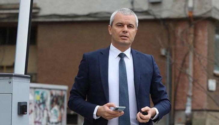 Няма да се изненадам, ако утре ПП-ДБ обявят утре война на Руската федерация, заяви лидерът на "Възраждане"