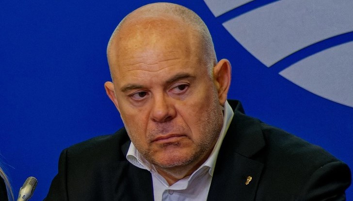 Иван ГешевАрмията ни дали вече може да се види само в някоя компютърна игра? Иван ГешевАрмията ни дали вече може да се види само в някоя компютърна игра?