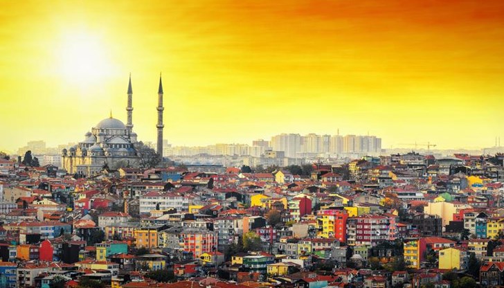 Много притеснителен е сградният фонд в Истанбул, тъй като много сгради са стари