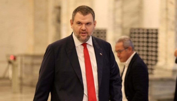 Повод за атаката му срещу руския посланик е предстоящо нейно участие ефира на БНР Повод за атаката му срещу руския посланик е предстоящо нейно участие ефира на БНР