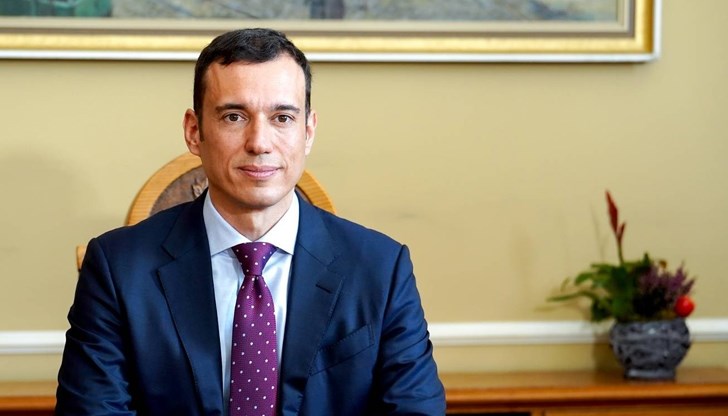 Кметът на София посочи, че ще продължат да помагат на софиянци да спрат да горят дърва