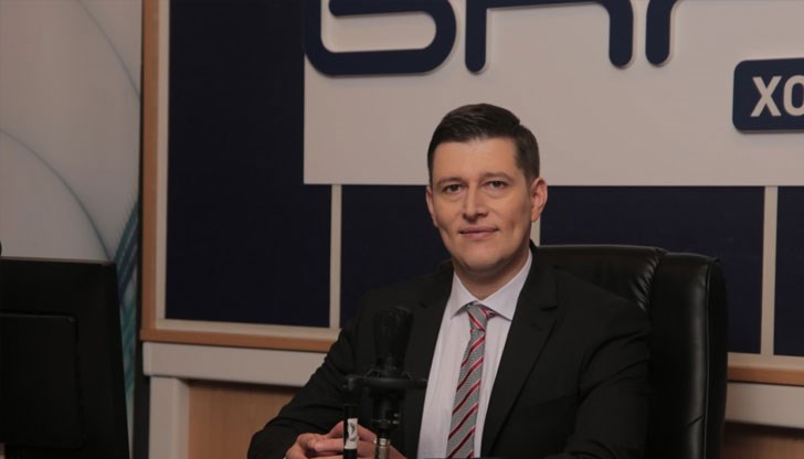 Сблъсъкът на мнения в нашето общество отдавна се е изродил в позиционна война, коментира генералният директор на радиото Сблъсъкът на мнения в нашето общество отдавна се е изродил в позиционна война, коментира генералният директор на радиото