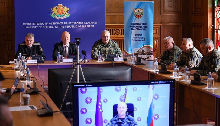 Кабинетът подхожда изключително сериозно към въпросите на отбраната и развитието на отбранителните ни способности Кабинетът подхожда изключително сериозно към въпросите на отбраната и развитието на отбранителните ни способности