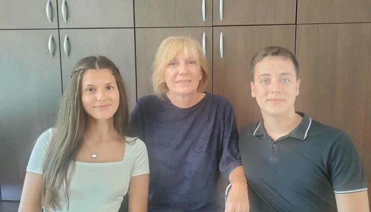 Габриела Илчева и Лозан Георгиев работят по специалността си в големи международни дружества