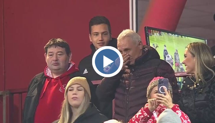 Христо Стоичков се разплака на футболната трибуна