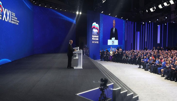 Русия не може като някои държави да се откаже от суверенитета си в замяна на няколко колбаса и да стане нечий сателит, допълни руският президент Русия не може като някои държави да се откаже от суверенитета си в замяна на няколко колбаса и да стане нечий сателит, допълни руският президент