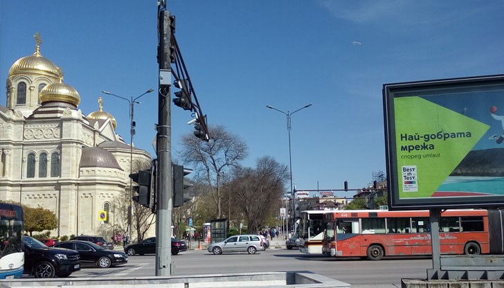 Автобуси има, шофьори - не Автобуси има, шофьори - не