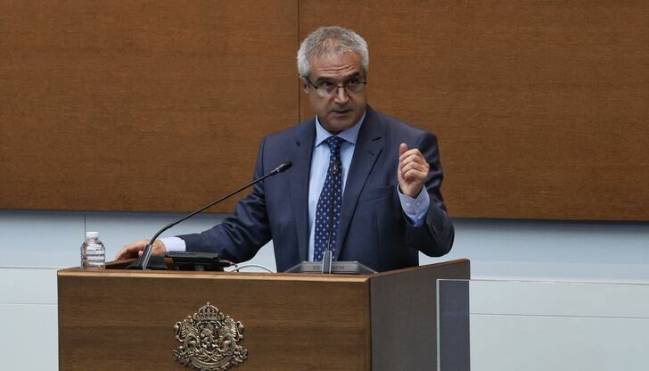 Страната има интерес не само към цялото оборудване, а и към инженеринговия проект, допълни Румен Радев Страната има интерес не само към цялото оборудване, а и към инженеринговия проект, допълни Румен Радев