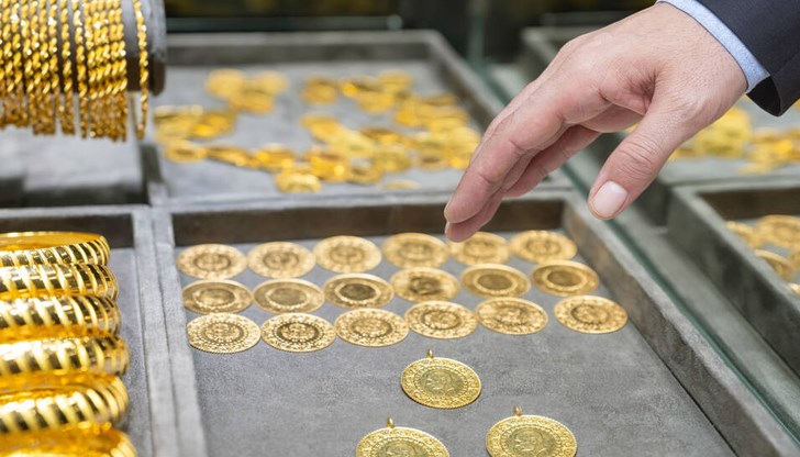 Мъжът на два пъти пробутал фалшиви златни монети, за които взел 2000 лева