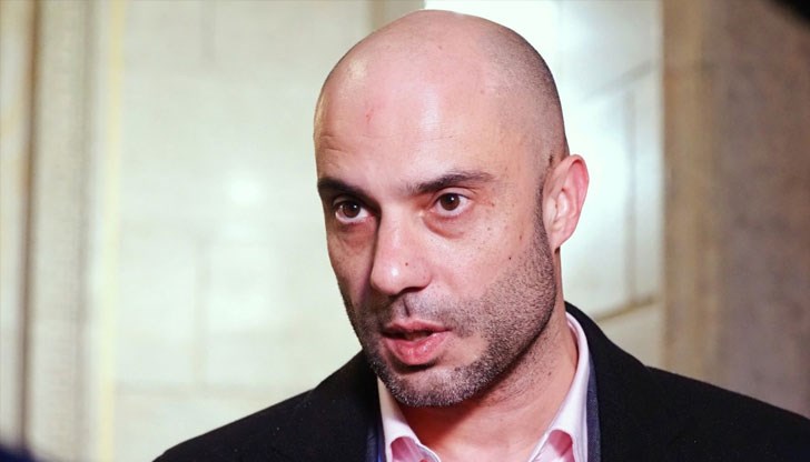 Предприел съм всички действия в защита на потребителите и обществото, се казва в становище до медиите на шефа на КЗП, в отговор на министър Богданов Предприел съм всички действия в защита на потребителите и обществото, се казва в становище до медиите на шефа на КЗП, в отговор на министър Богданов