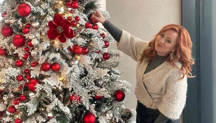 Актрисата, режисьор, драматург и стендъп комик представи първата си книга Актрисата, режисьор, драматург и стендъп комик представи първата си книга