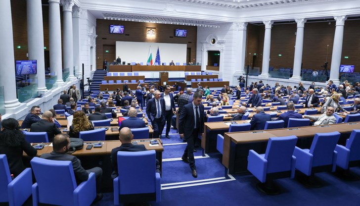 Депутатите от бюджетната комисия отхвърлиха предложението на Министерство на финансите за увеличение на данъчните оценки на имотите​