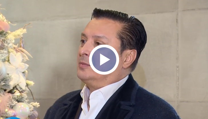 Певецът стартира коледно турне