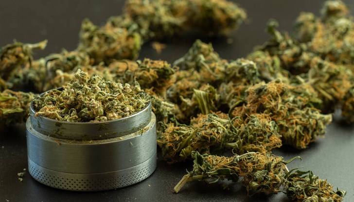 Полицаите намерили марихуана на таблото на автомобил БМВ