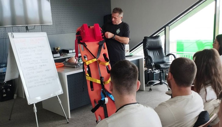 Д-р Ивайло Якимов ги запозна със спортните травми Д-р Ивайло Якимов ги запозна със спортните травми