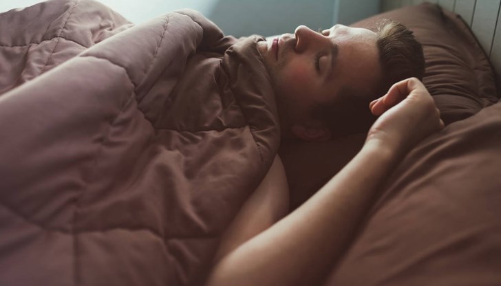 Наваксването със съня през почивните дни намалява с 63 процента вероятността от инфаркт или инсулт