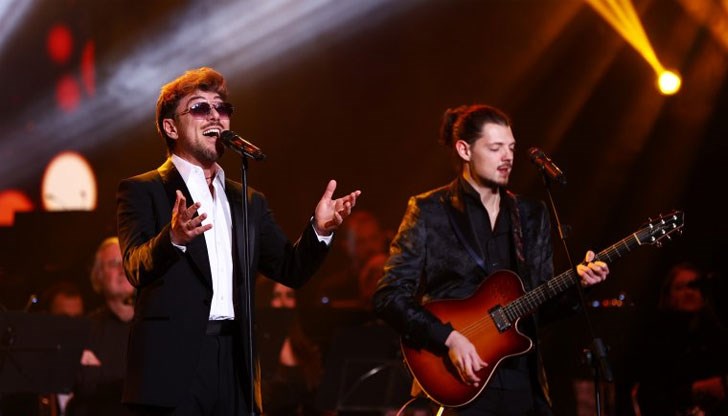 Във всяка страна с традиции подобен “спектакъл” би довел не до дарителство, а до фалит на телевизията, която го е реализирала, смята музикантът