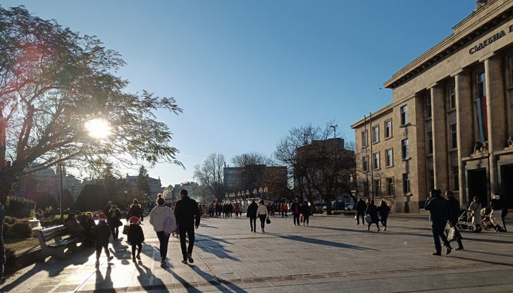 Максималните температури ще достигнат до 16° Максималните температури ще достигнат до 16°