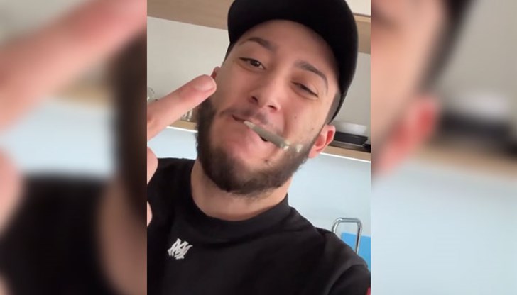 Синът на Софи Маринова се хили с джойнт в уста