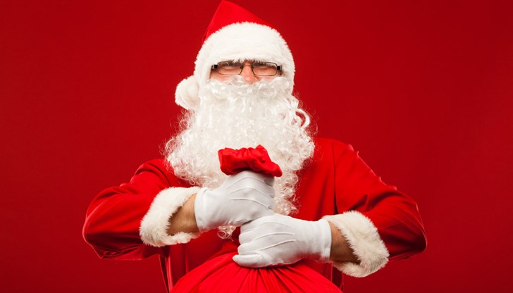 Крадци, облечени като Дядо Коледа обраха дом за възрастни хора в Гърция Крадци, облечени като Дядо Коледа обраха дом за възрастни хора в Гърция