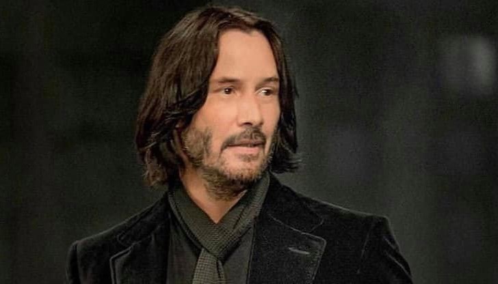 Маскирани крадци за откраднали оръжията на Киану Рийвс и са избягали Маскирани крадци за откраднали оръжията на Киану Рийвс и са избягали