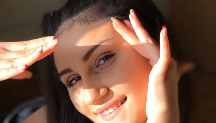 Красавицата вече записа песен с певеца Галин